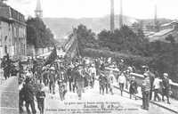  1905 ou 1906 greve des mineurs et metallurgistes a Saulnes Meurthe et Moselle parade des grevistes_new.jpg 